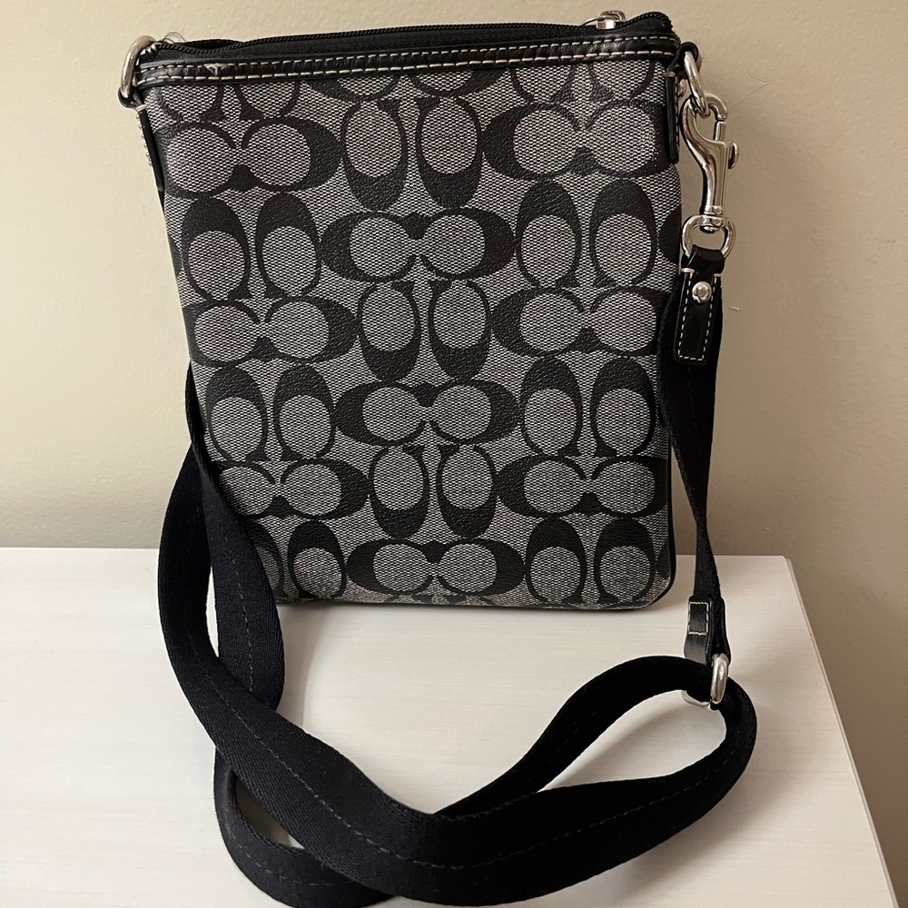 Coach Crossbody - Picture 4 of 8